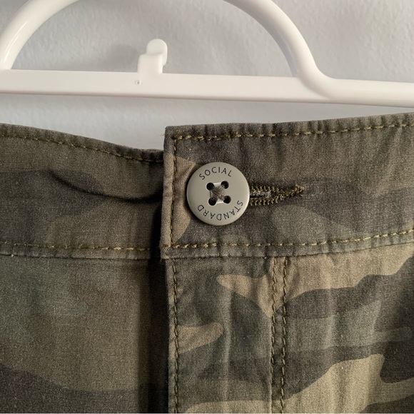 Camouflage Shorts Sanctuary Size XL Green Army Camo Social Standard Roll Hem - Picture 3 of 6
